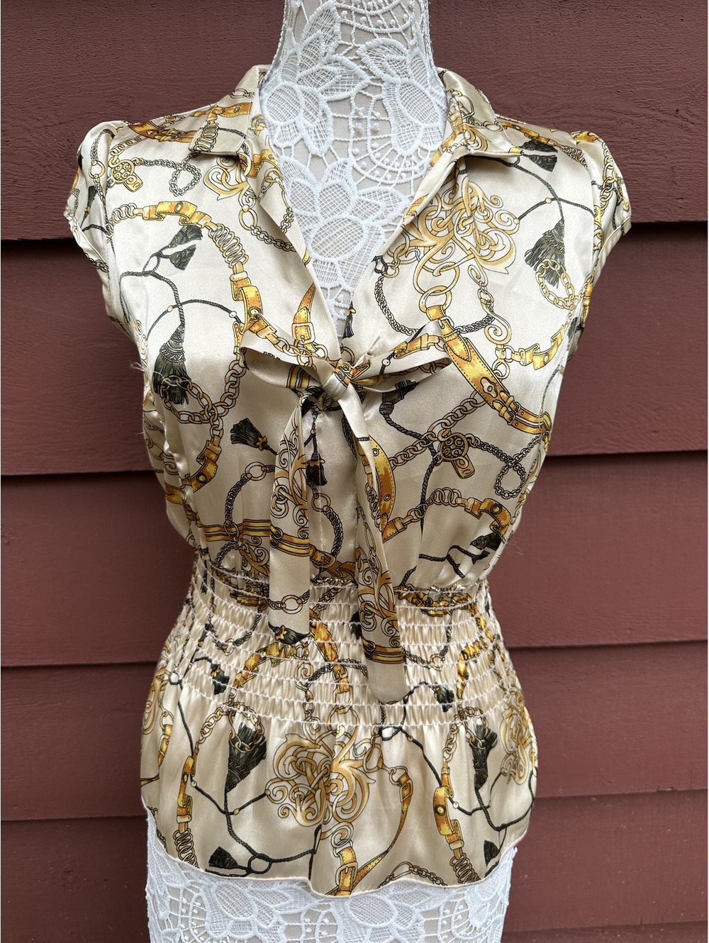 Tiara Chain Print Sleeveless Blouse White Gold Tie Front Smock